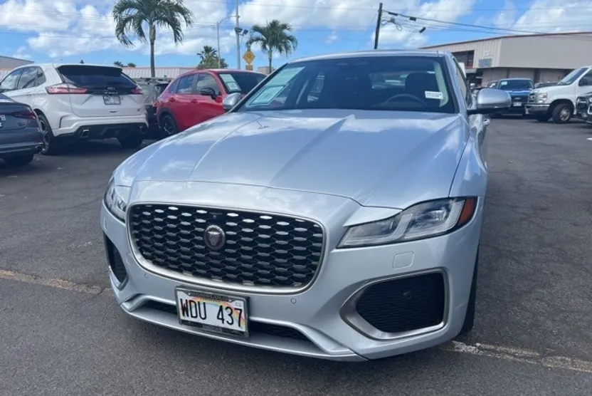 2021 Jaguar XF SE photo 1
