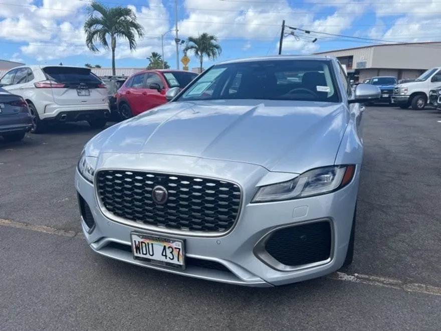 2021 Jaguar XF SE photo 1