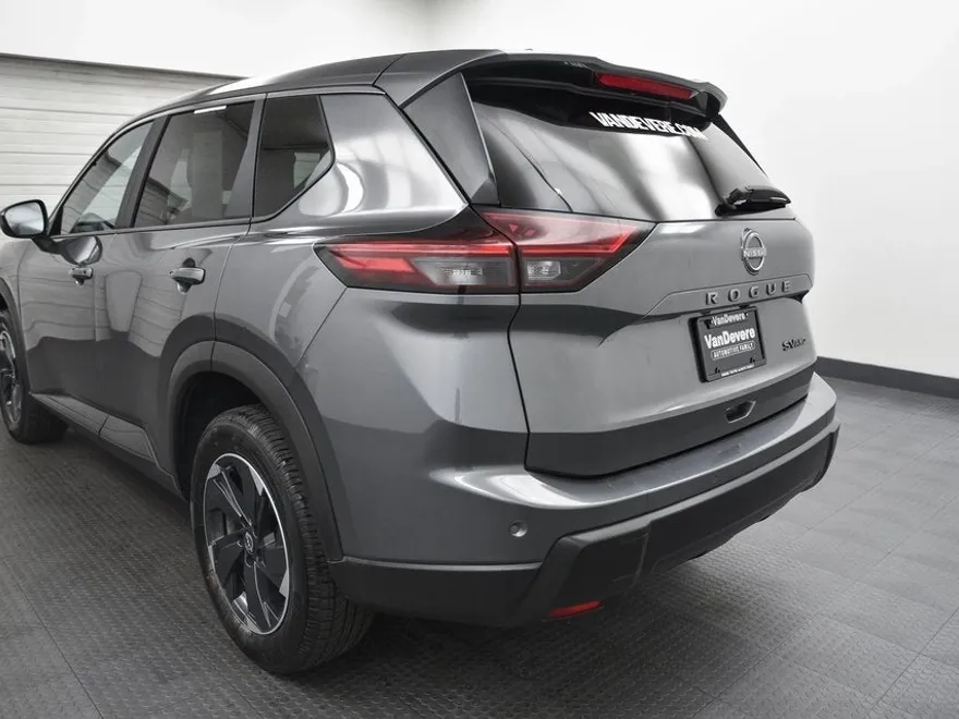 2024 Nissan Rogue SV photo 1