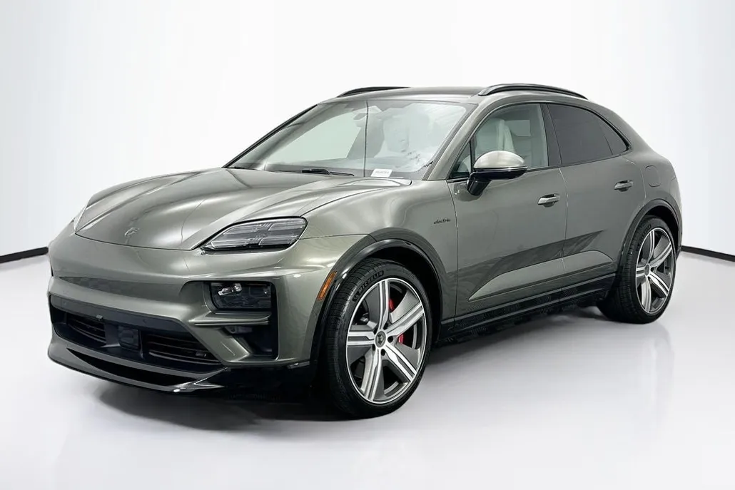 2025 Porsche Macan Turbo Electric photo 1