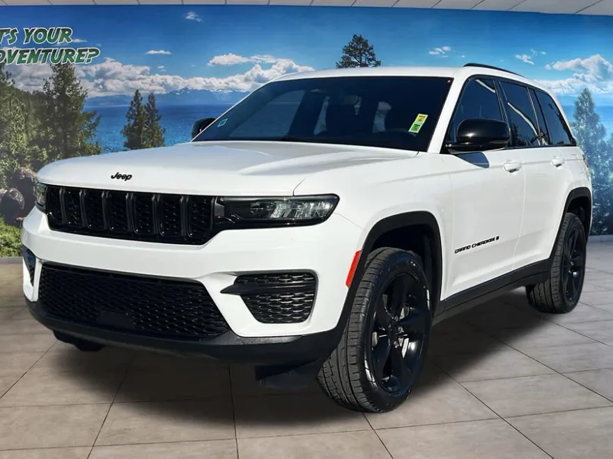 2023 Jeep Grand Cherokee Altitude photo 1