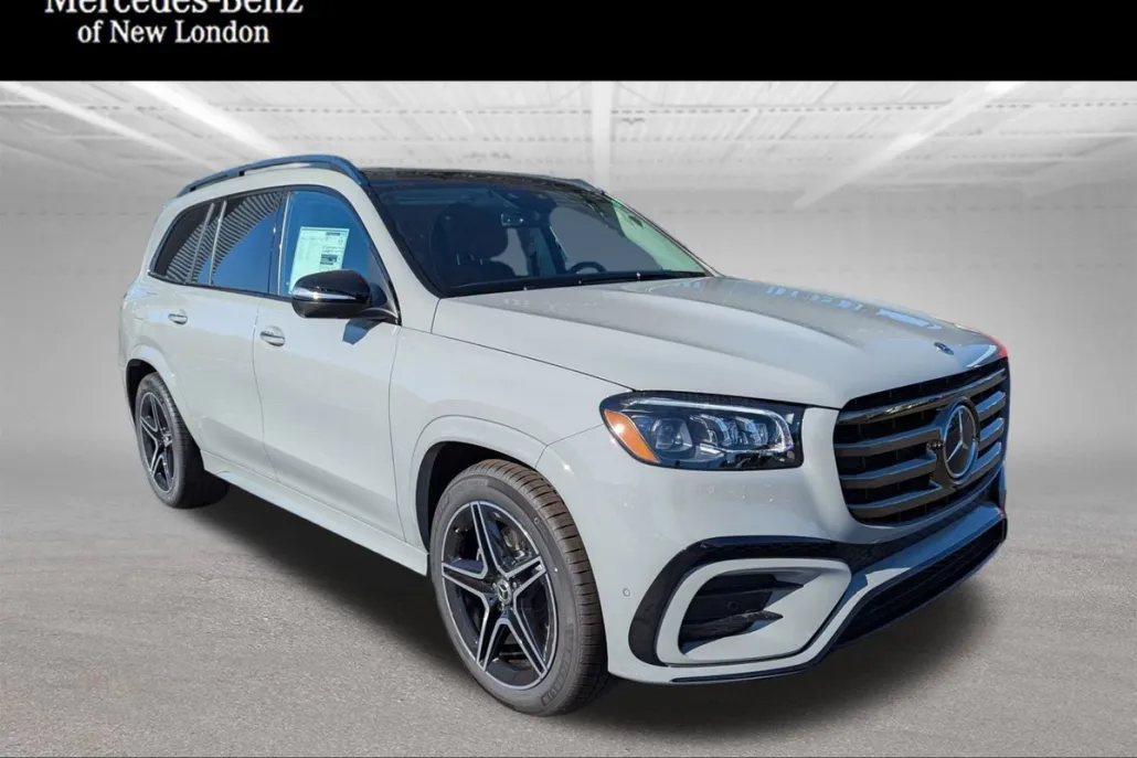 2026 Mercedes Benz GLS 450 4MATIC photo 1