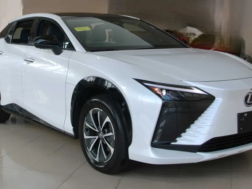 2024 Lexus RZ 450e Premium photo 1
