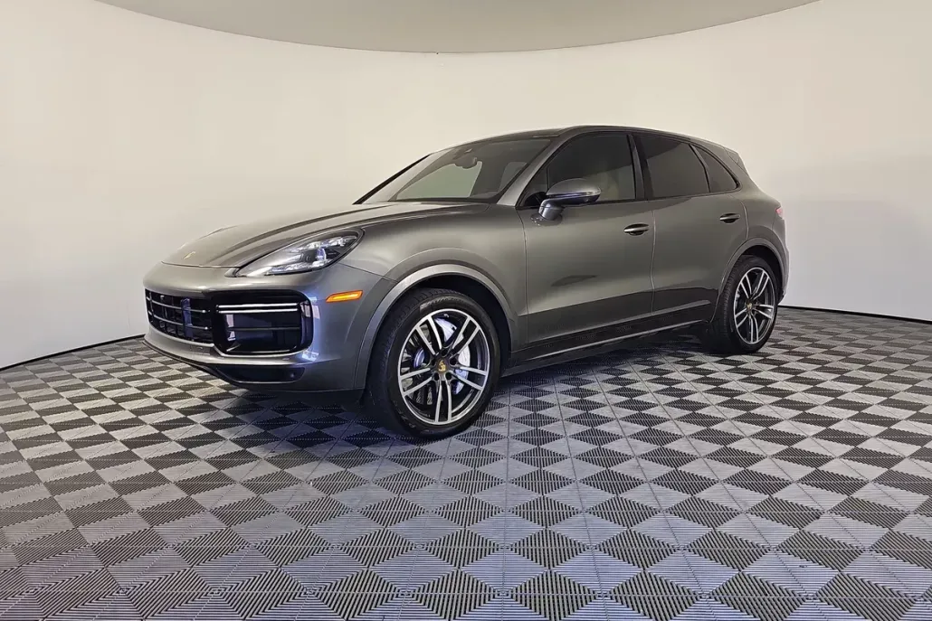 2020 Porsche Cayenne Turbo photo 1