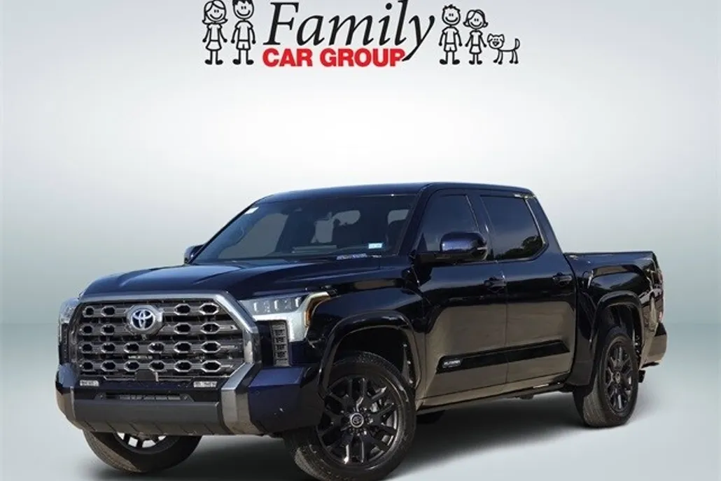 2024 Toyota Tundra Platinum photo 1