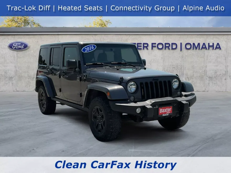2016 Jeep Wrangler Unlimited Sahara photo 1