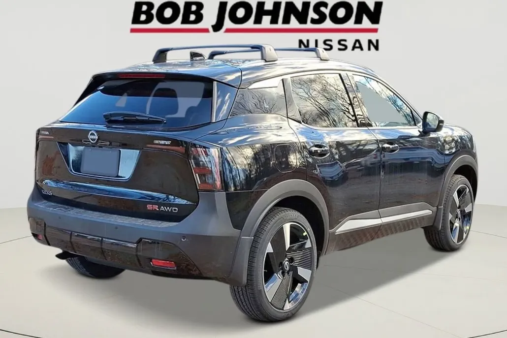 2026 Nissan Kicks SR photo 1
