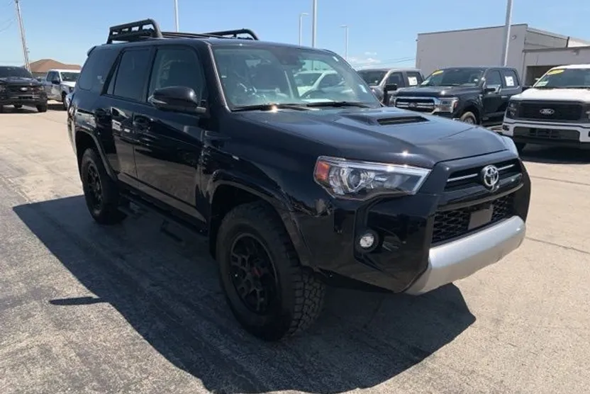 2022 Toyota 4Runner TRD Off-Road Premium photo 1