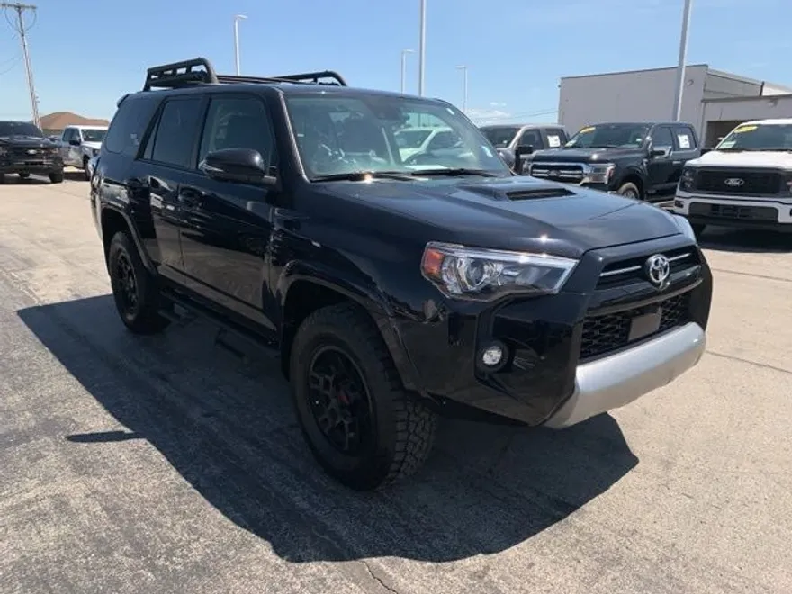 2022 Toyota 4Runner TRD Off-Road Premium photo 1