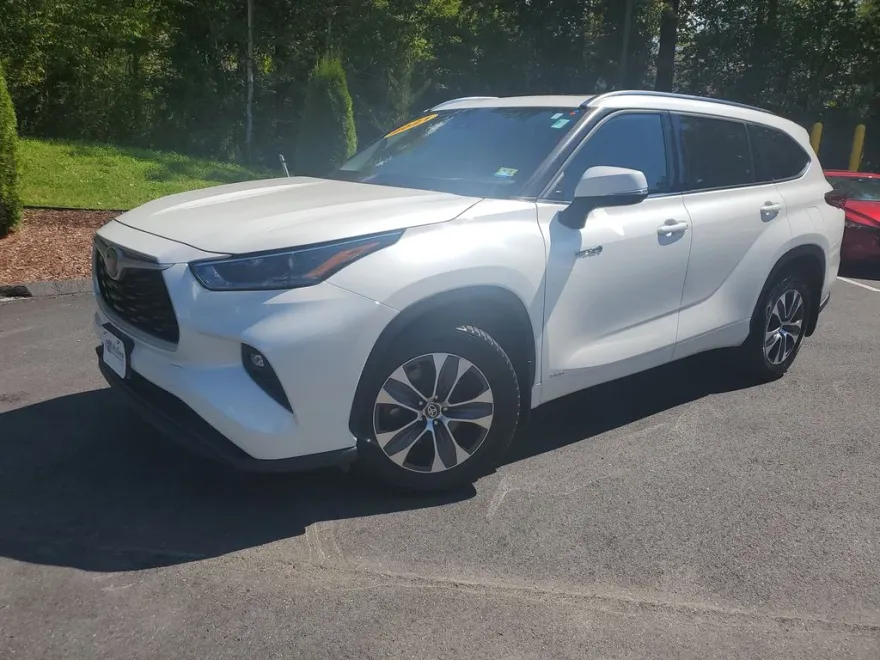 2021 Toyota Highlander Hybrid XLE photo 1