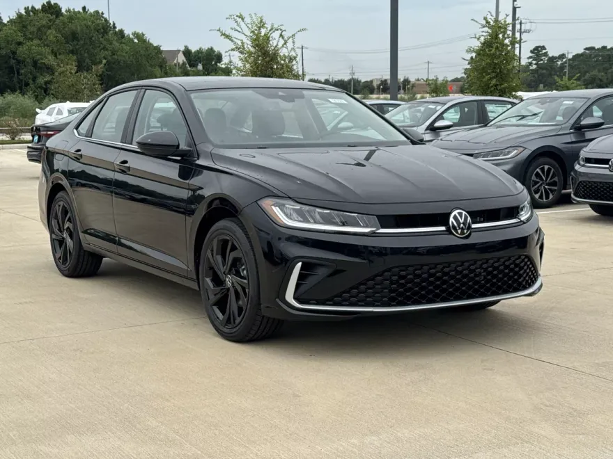 2025 Volkswagen Jetta SE photo 1