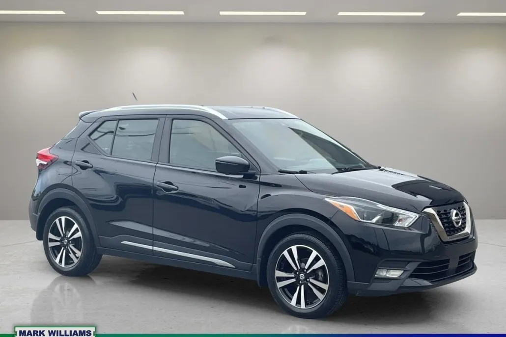 2020 Nissan Kicks SR photo 1
