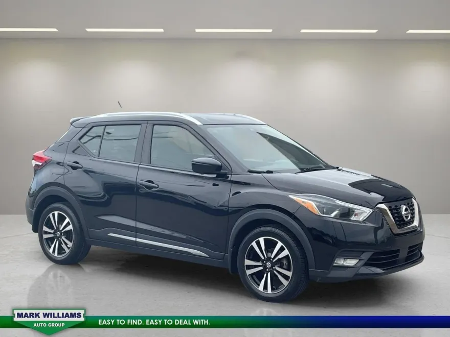 2020 Nissan Kicks SR photo 1