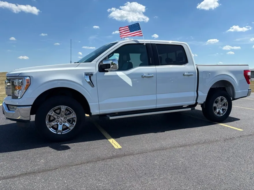 2023 Ford F-150 Lariat photo 1