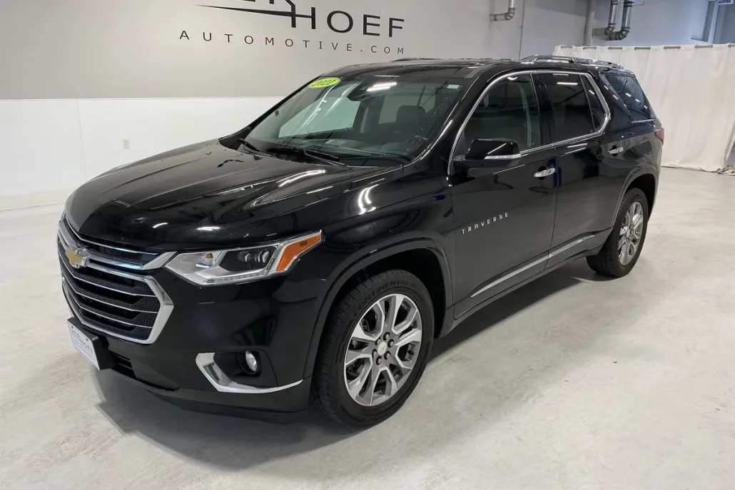 2021 Chevrolet Traverse Premier photo 1
