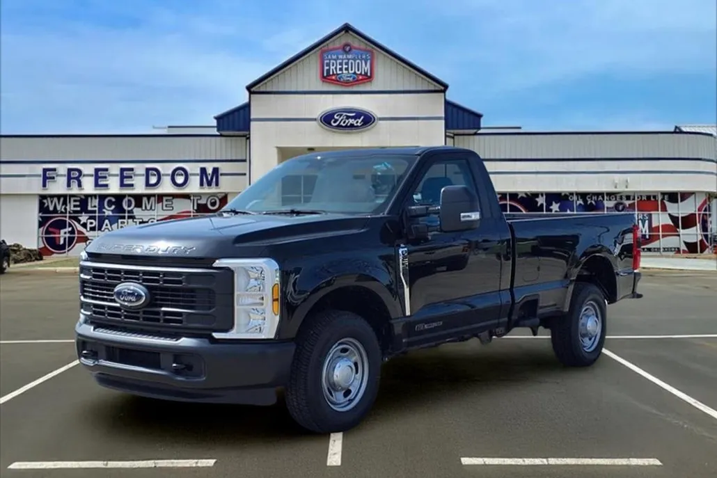 2025 Ford F-250 photo 1