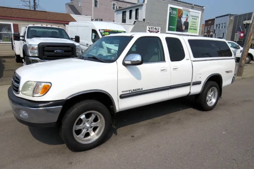 2002 Toyota Tundra SR5 photo 1