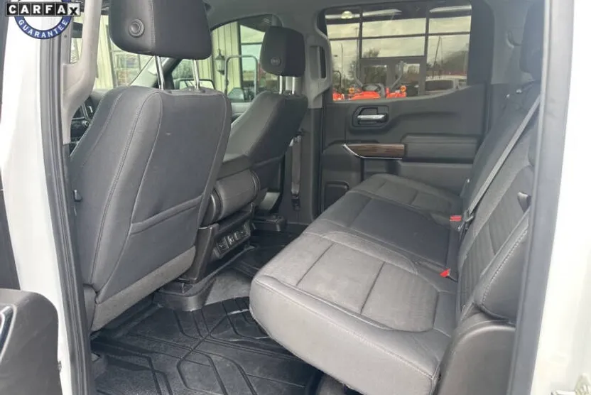 2019 Chevrolet Silverado RST photo 1