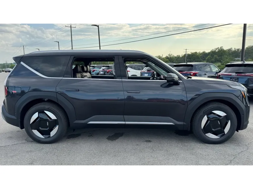 2026 Kia EV9 Wind photo 1