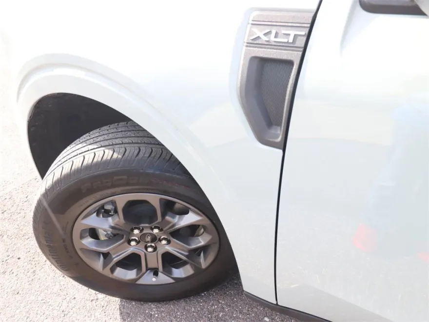 2024 Ford Maverick XLT photo 1