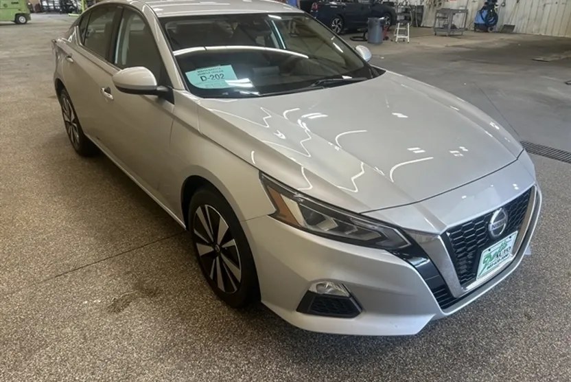 2021 Nissan Altima 2.5 SV photo 1