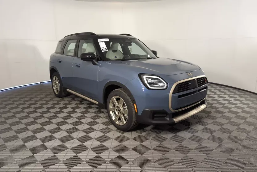 2025 Mini Countryman Signature photo 1