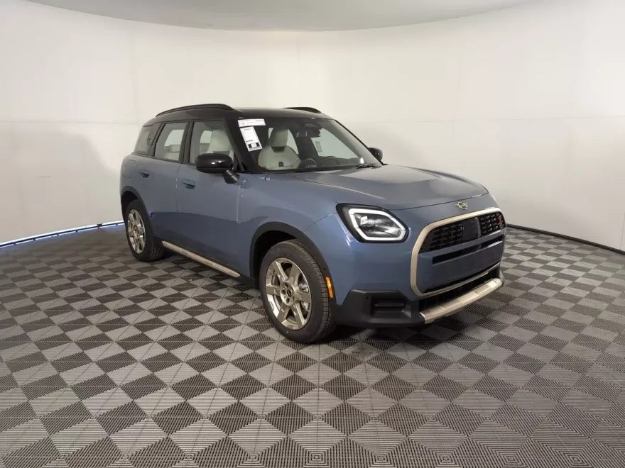 2025 Mini Countryman Signature photo 1