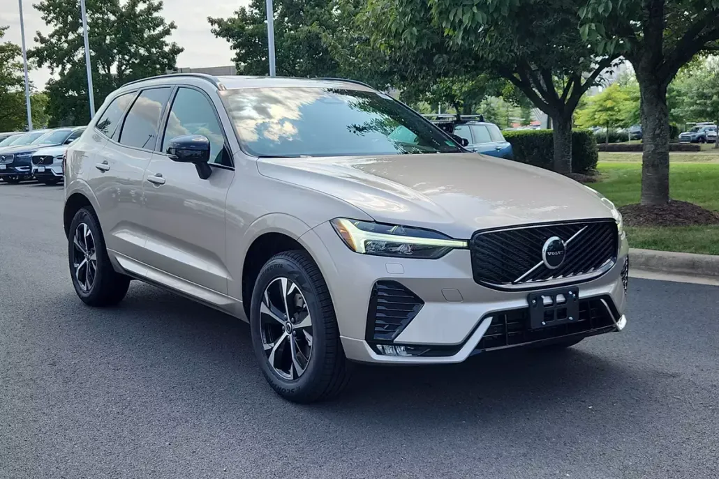 2026 Volvo XC60 B5 Core photo 1