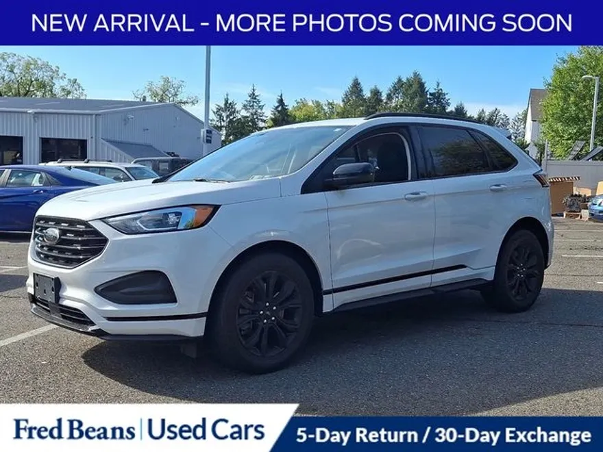 2023 Ford Edge SE photo 1