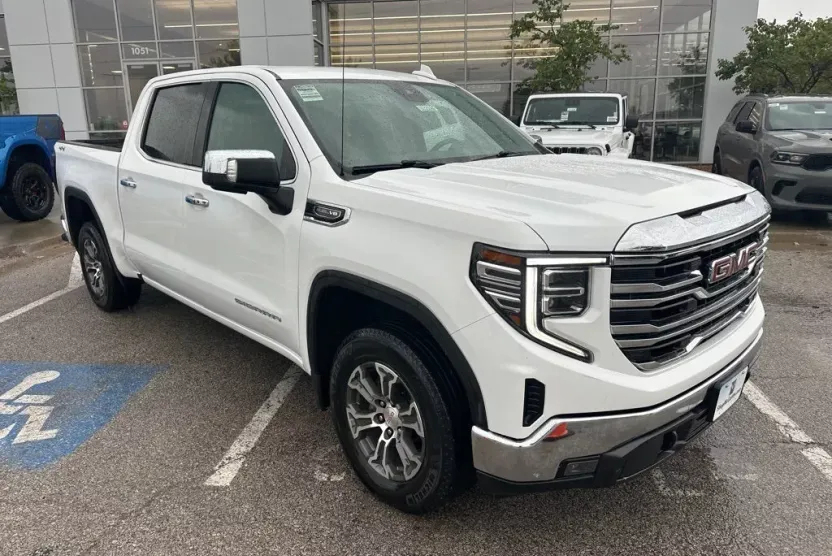2024 Gmc Sierra 1500 SLT photo 1