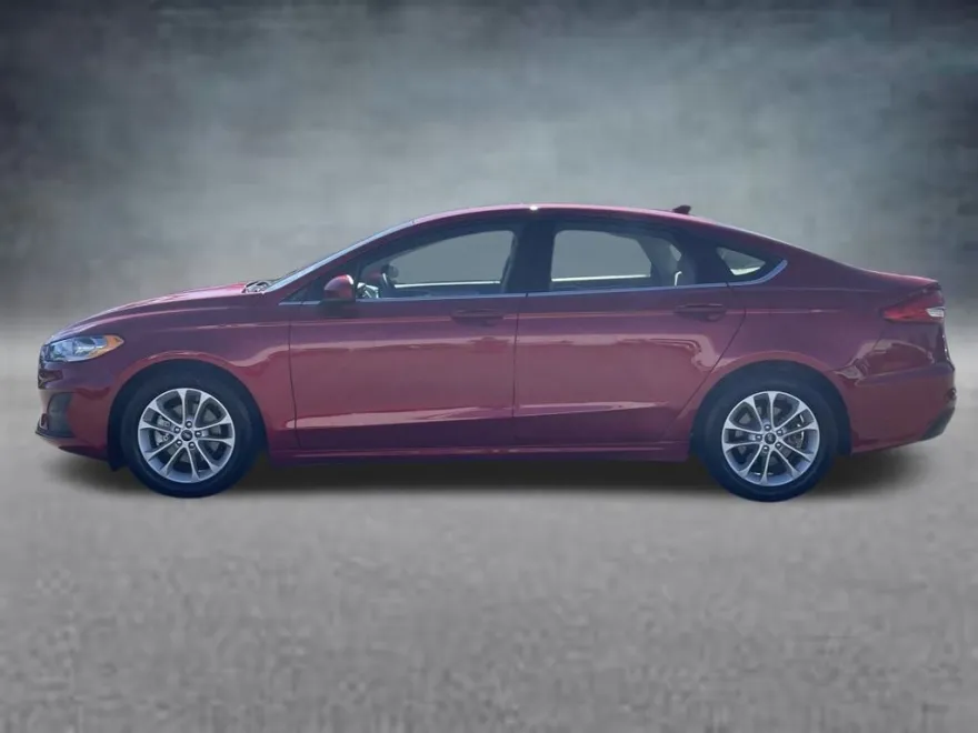 2020 Ford Fusion SE photo 1