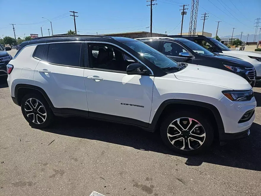 2024 Jeep Compass Limited photo 1