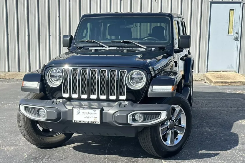 2020 Jeep Wrangler Unlimited Sahara Sport photo 1