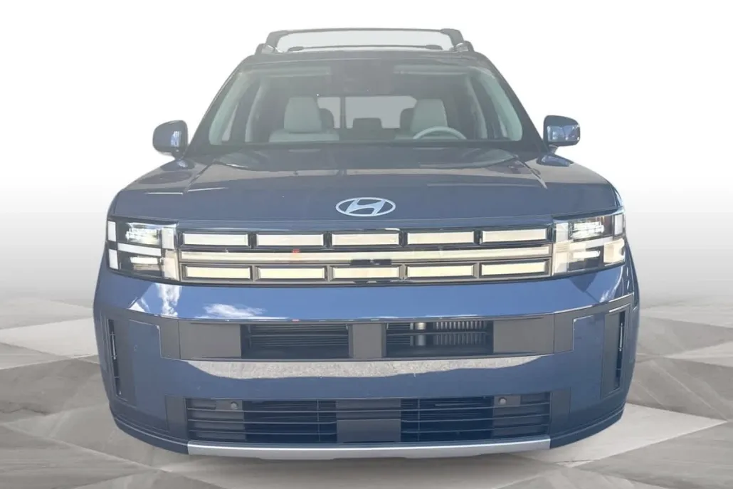 2025 Hyundai Santa Fe SEL photo 1