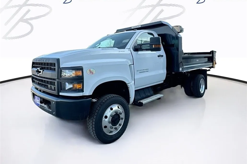 2024 Chevrolet Silverado 5500HD Work Truck photo 1