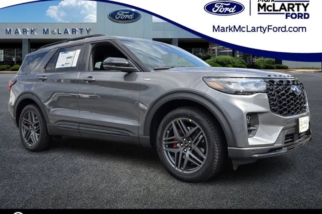 2025 Ford Explorer ST-Line photo 1
