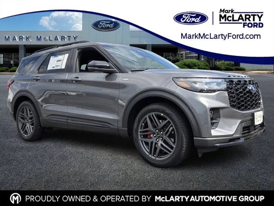 2025 Ford Explorer ST-Line photo 1