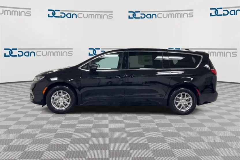 2026 Chrysler Pacifica Touring photo 1
