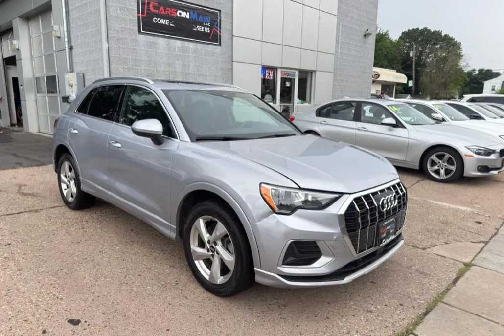 2021 Audi Q3 Premium 40 TFSI photo 1