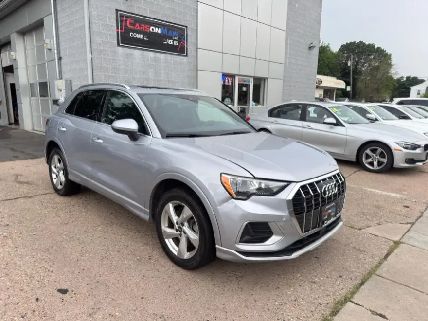 2021 Audi Q3 Premium 40 TFSI photo 1