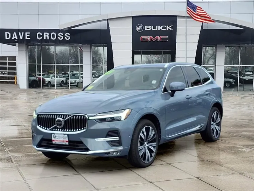 2023 Volvo XC60 B5 Plus photo 1