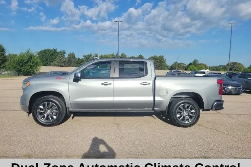 2026 Chevrolet Silverado 1500 LT photo 1