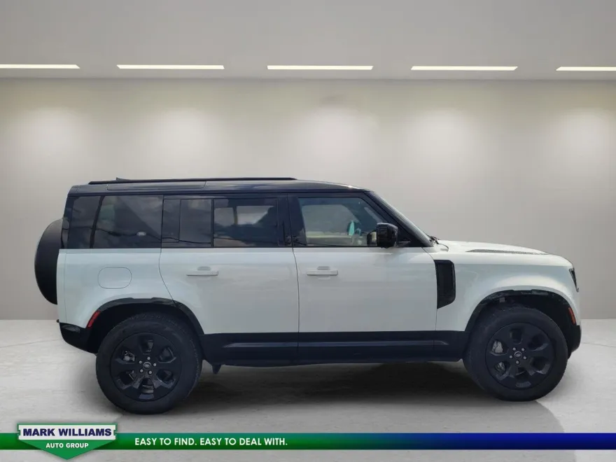 2023 Land Rover Defender 110 X-Dynamic SE photo 1