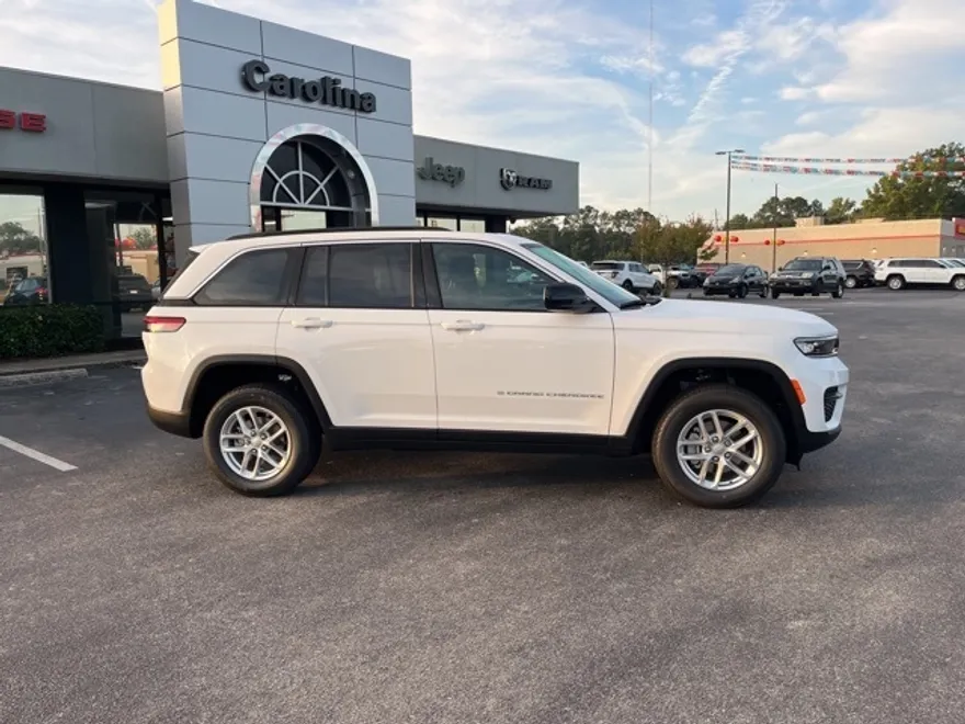 2025 Jeep Grand Cherokee Laredo X photo 1