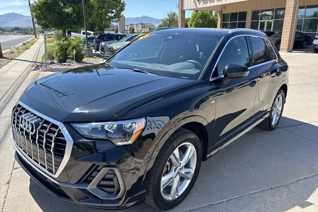 2020 Audi Q3 Premium S line photo 1