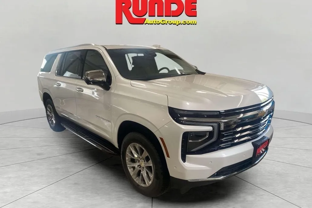 2025 Chevrolet Suburban Premier photo 1