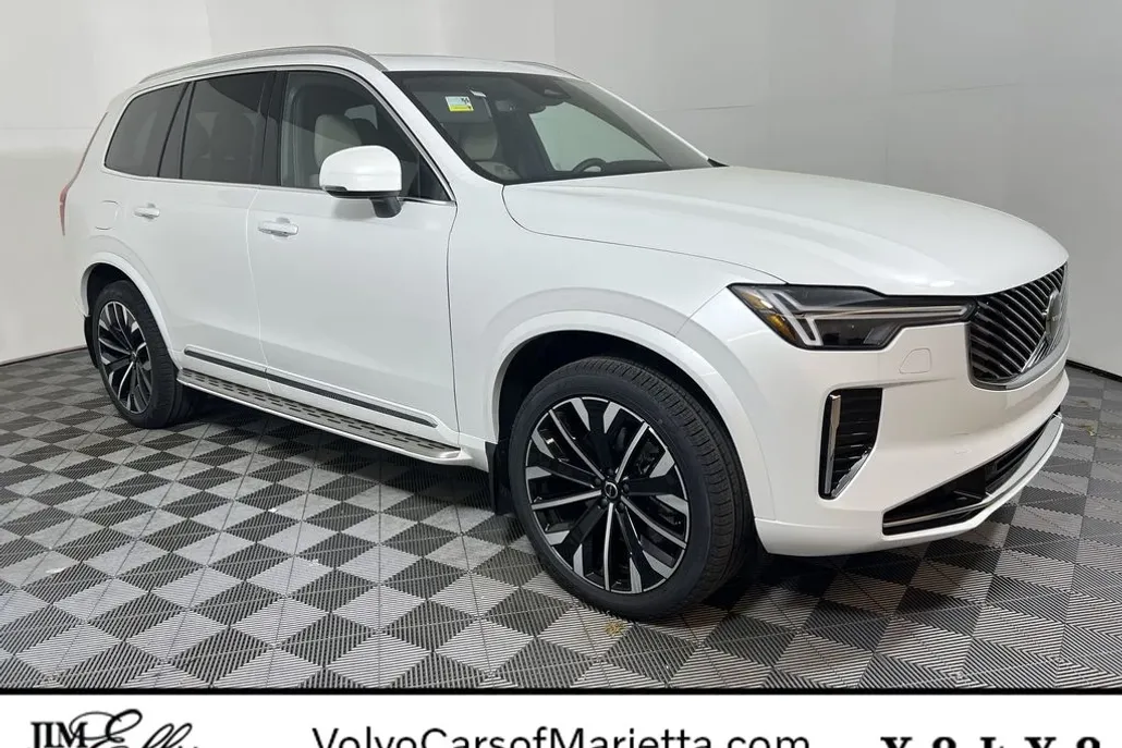 2025 Volvo XC90 B5 Core photo 1