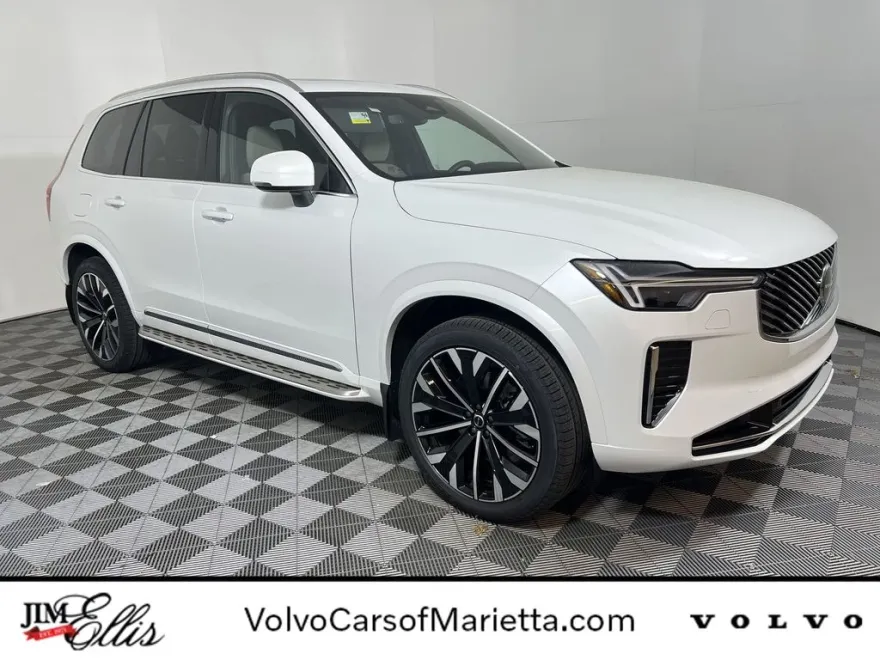 2025 Volvo XC90 B5 Core photo 1