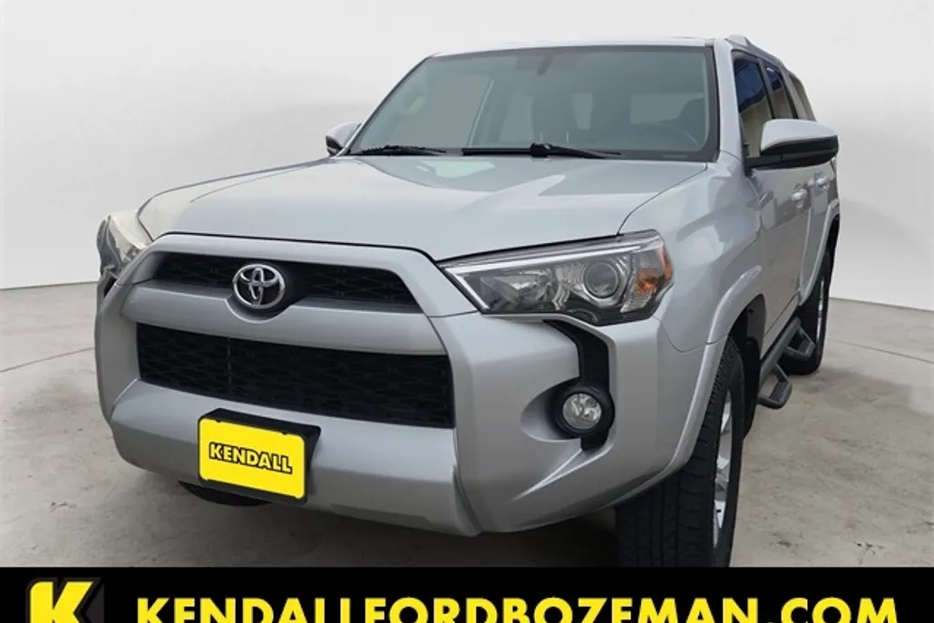 2016 Toyota 4Runner SR5 photo 1
