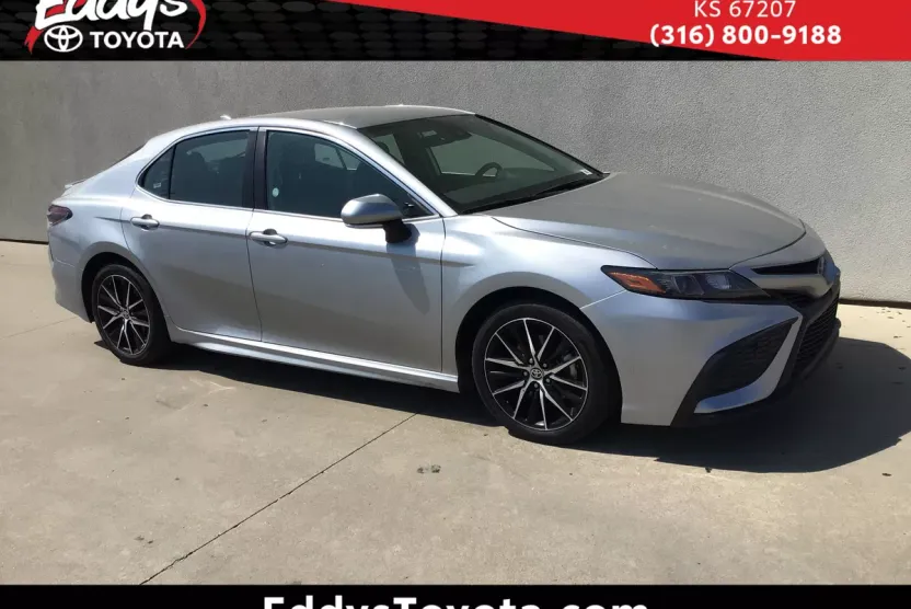 2024 Toyota Camry SE photo 1